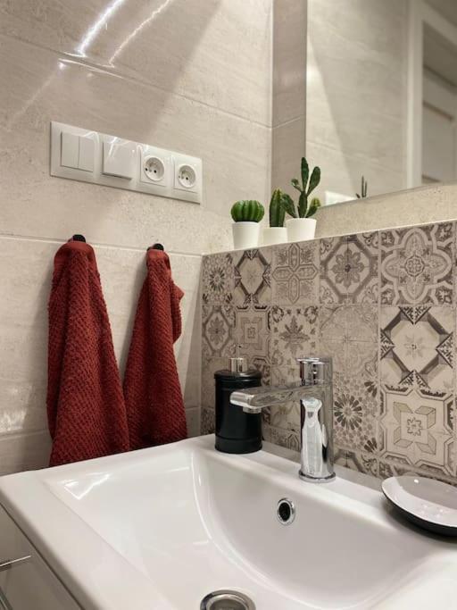 Štúrovo Apartman Kristina מראה חיצוני תמונה